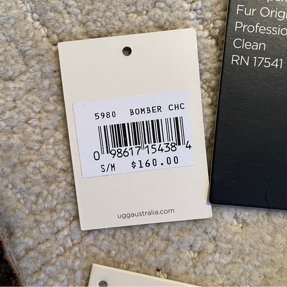 NWT Ugg shearling mittens - Picture 2 of 3